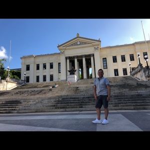 Meet your Posher, Lazaro